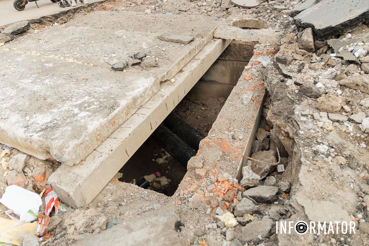 Реконструкция продолжается: в Днепре ремонтируют магистральный трубопровод на Инженерной 7