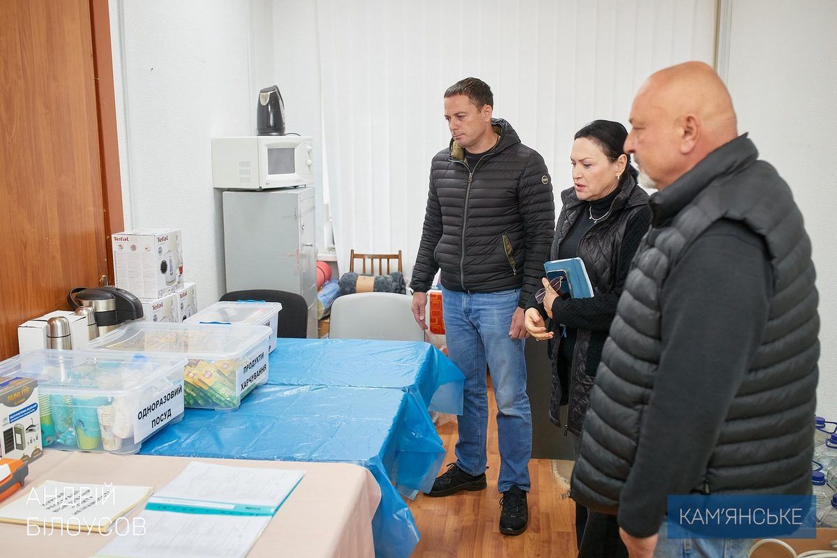 Вони розташовані у різних частинах міста: у школах, лікарнях, територіальних центрах, ЦНАПах Мер Кам’янського перевірив готовність «Пунктів Незламності» до зими 4