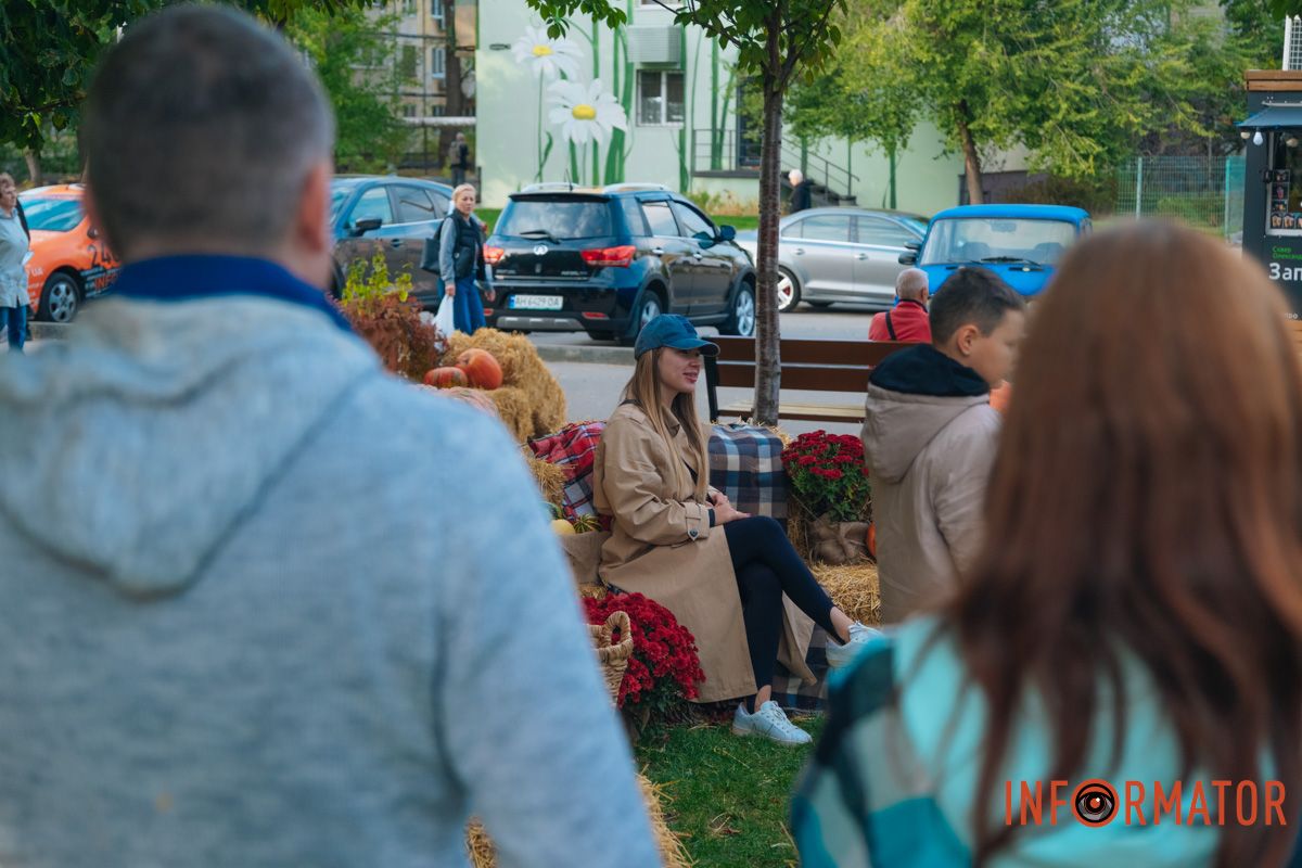 Сядьте на тюк сена и почувствуйте аромат осени