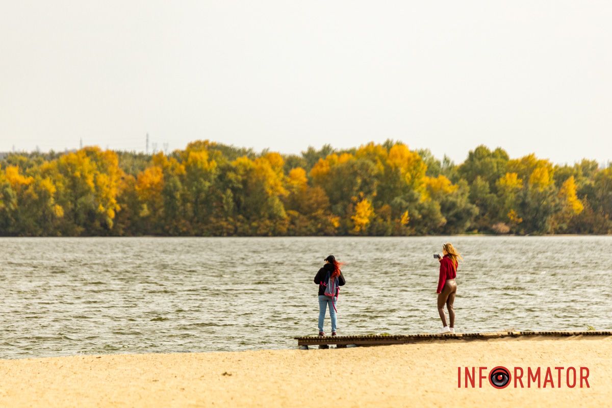 Встигніть зробити фото: у Дніпрі на Монастирський острів завітала осінь 12