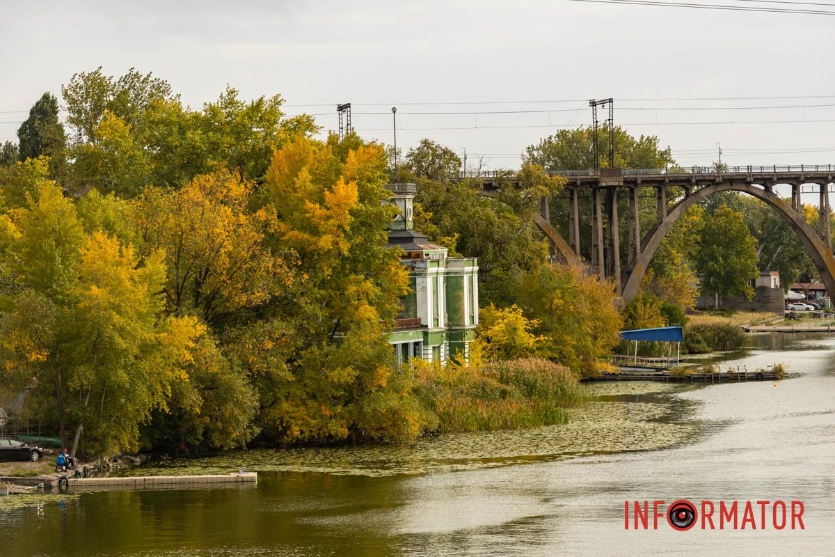 Встигніть зробити фото: у Дніпрі на Монастирський острів завітала осінь 26