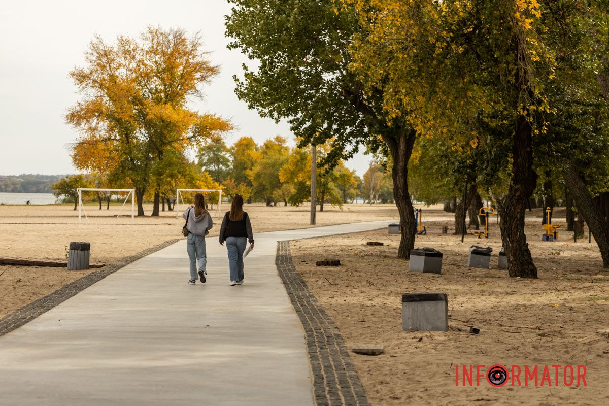 Нам в око впали якісь дивні урни