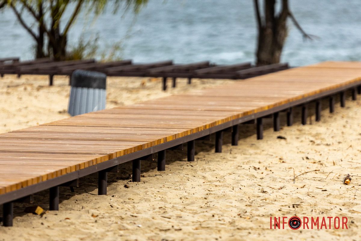 У Дніпрі на Монастирському острові роблять ремонт за 4 мільйони та оновили доріжку 13