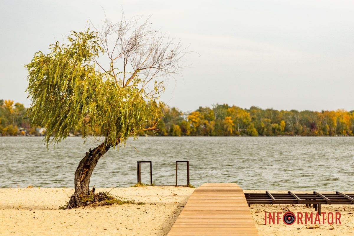 У Дніпрі на Монастирському острові роблять ремонт за 4 мільйони та оновили доріжку 15