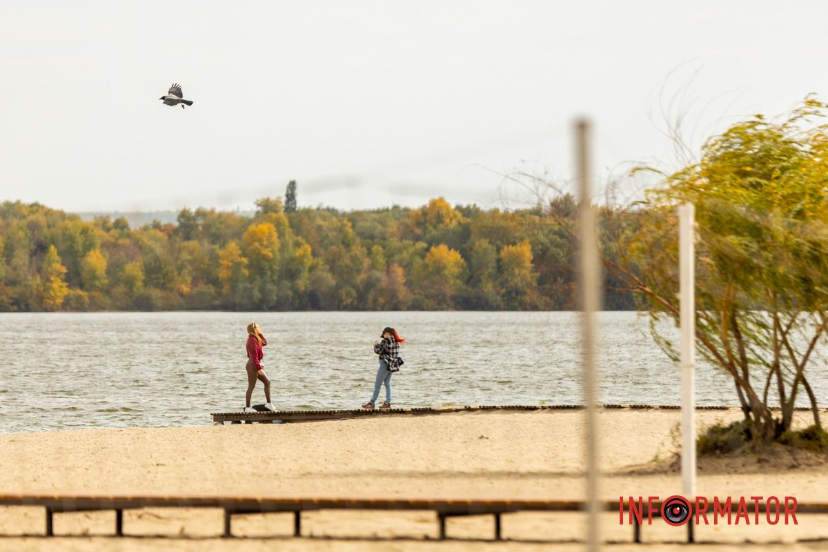 У Дніпрі на Монастирському острові роблять ремонт за 4 мільйони та оновили доріжку 21