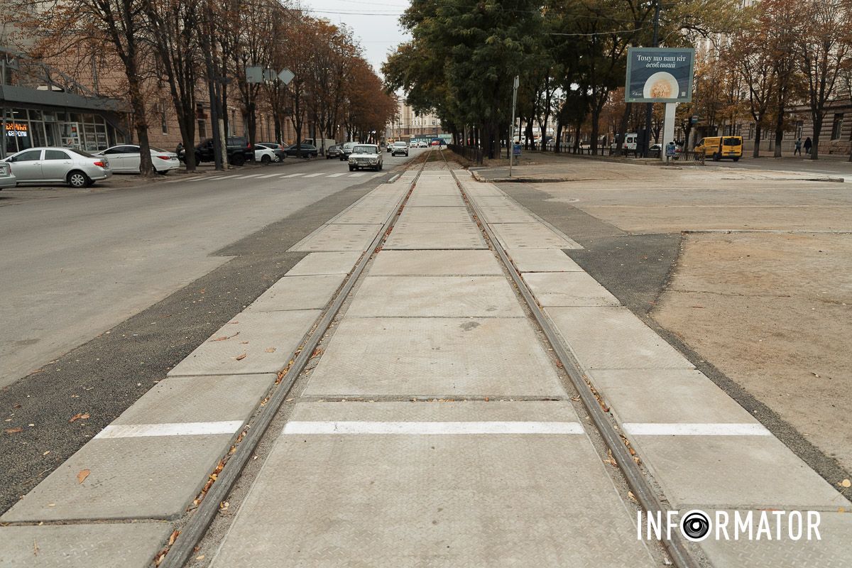 По состоянию на 8 октября проезд на этом участке открыт. В Днепре завершили ремонт трамвайного пути на улице Привокзальной: движение возобновили 2