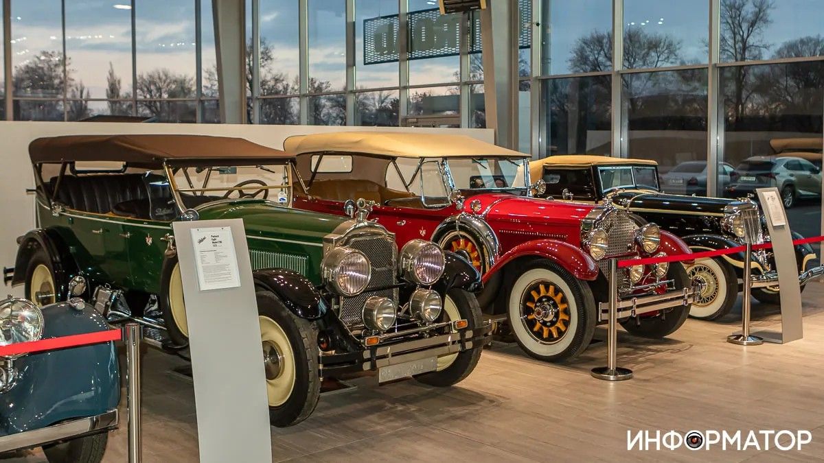 Так виглядав музей Old Cars Gallery у Дніпрі наприкінці 2021 году Унікальний музей з Porsche, Ferrari та Packard переїхав з Дніпра до передмістя Львова 1