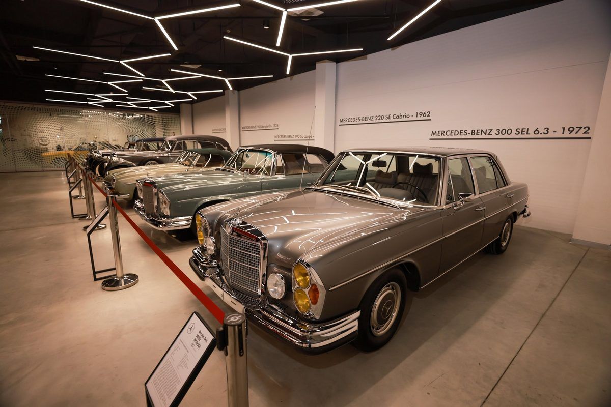 У селі Сокільники Львівської області Унікальний музей з Porsche, Ferrari та Packard переїхав з Дніпра до передмістя Львова 5