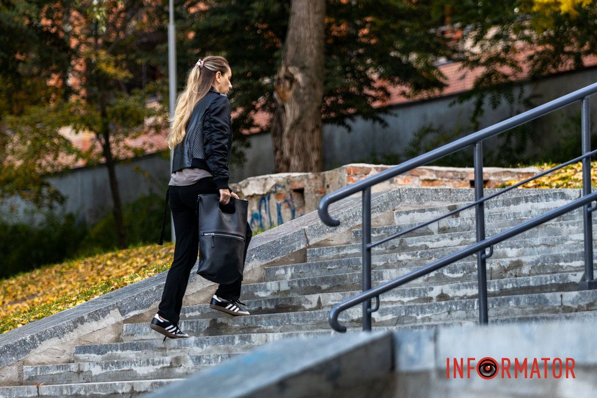 Впрочем, во время прямого эфира пользователи обратили внимание: новая лестница не учитывает потребности всех Первое обновление за 30 лет: в парке Глобы отремонтировали главную лестницу, однако забыли об инклюзивности 11