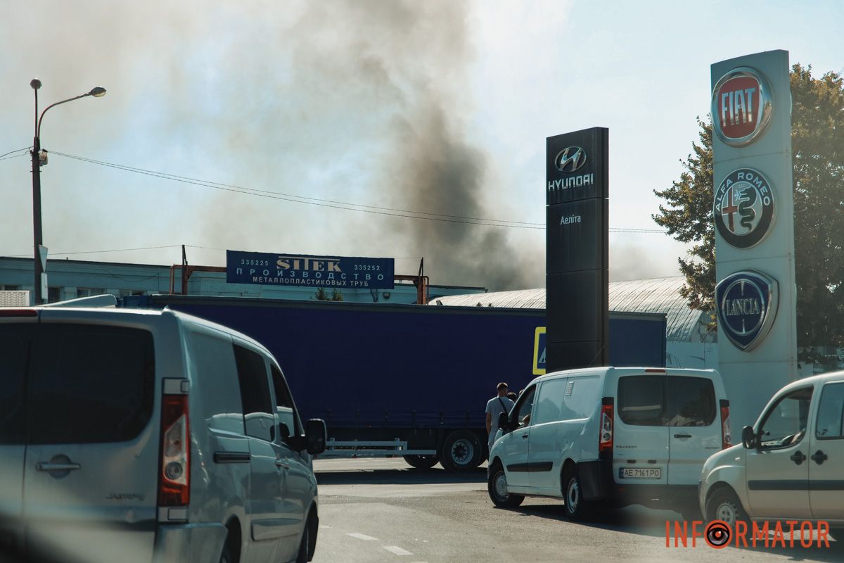 До ликвидации возгорания задействовали 26 единиц техники Пострадавшие от масштабного пожара в Днепре подали иск правоохранителям: в чем причина 4