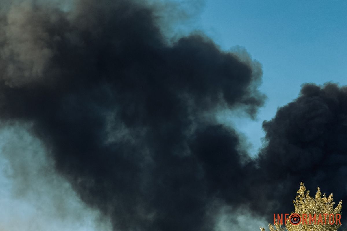 6 сентября чрезвычайники ликвидировали возгорание, теперь дело должно рассмотреть суд Пострадавшие от масштабного пожара в Днепре подали иск правоохранителям: в чем причина 5