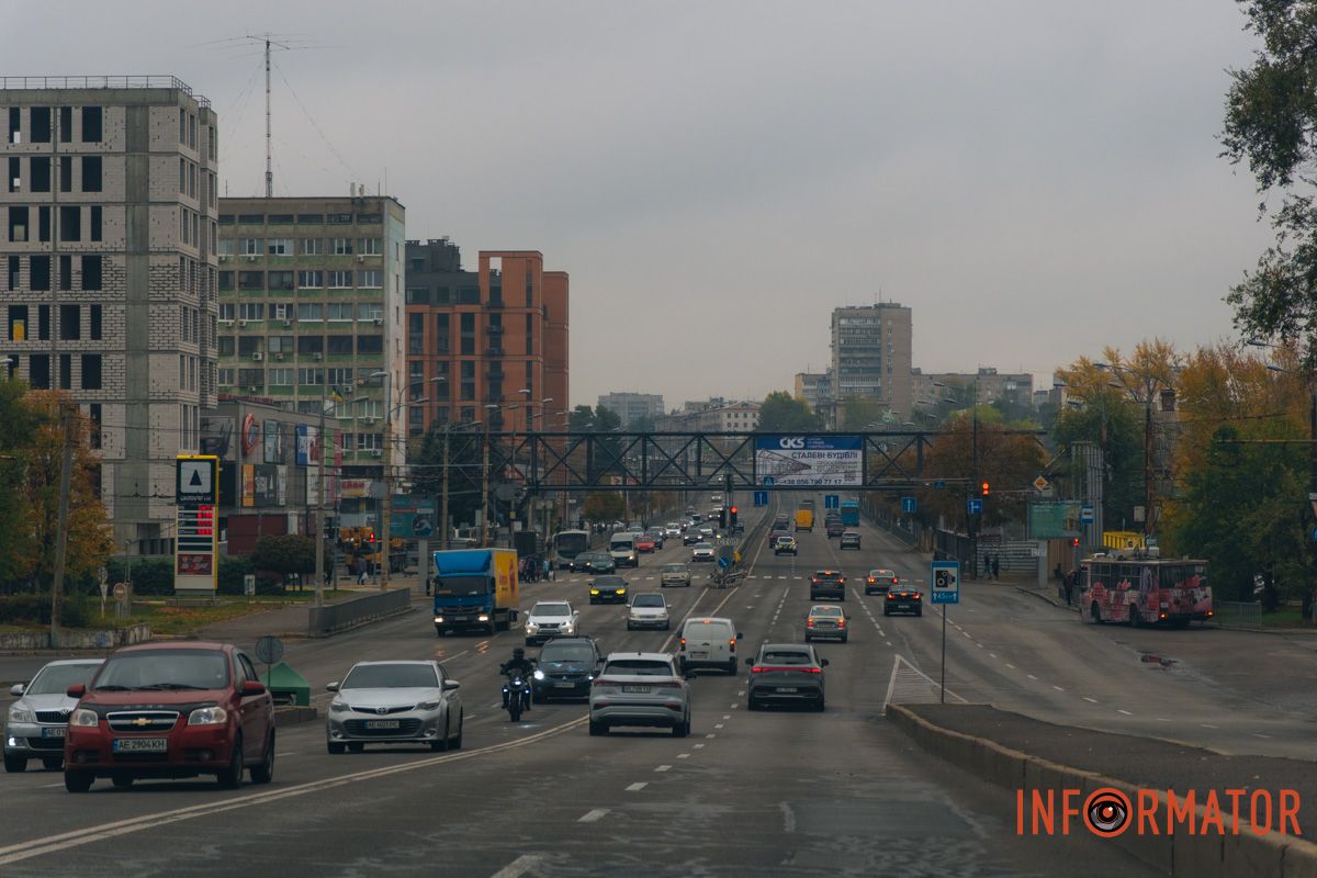 Він знаходиться поруч з ТЦ “Наша Правда” Він знаходиться поруч з ТЦ “Наша Правда”