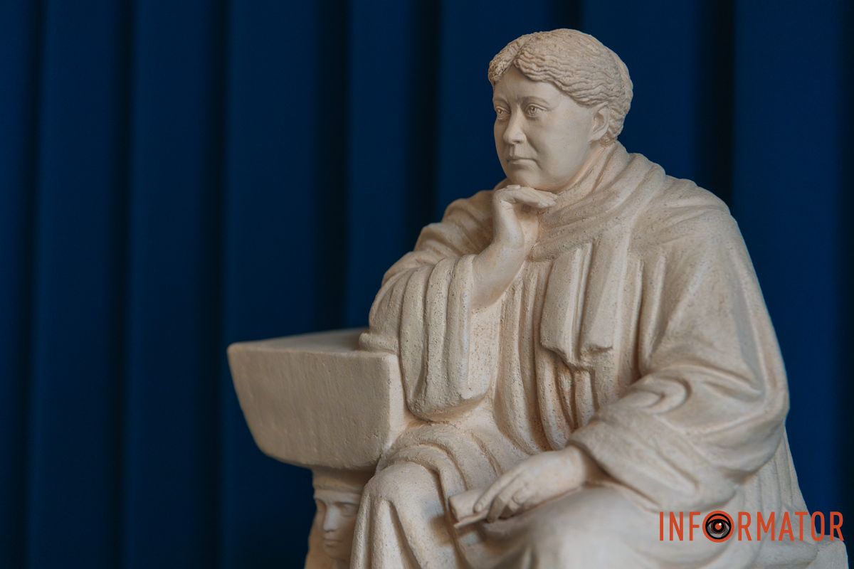 Повернення додому: Блаватська знову “зустрічає” гостей у рідному місті Повернення додому: Блаватська знову “зустрічає” гостей у рідному місті