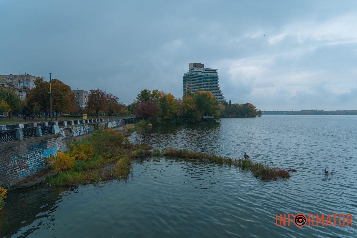 Золото, багрянец и зелень – естественная палитра октября