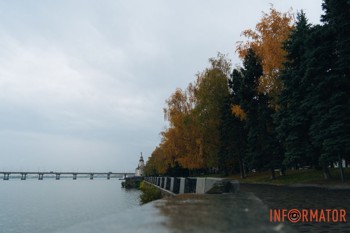 Пасмурный день над Днепром – в нем своя красота.