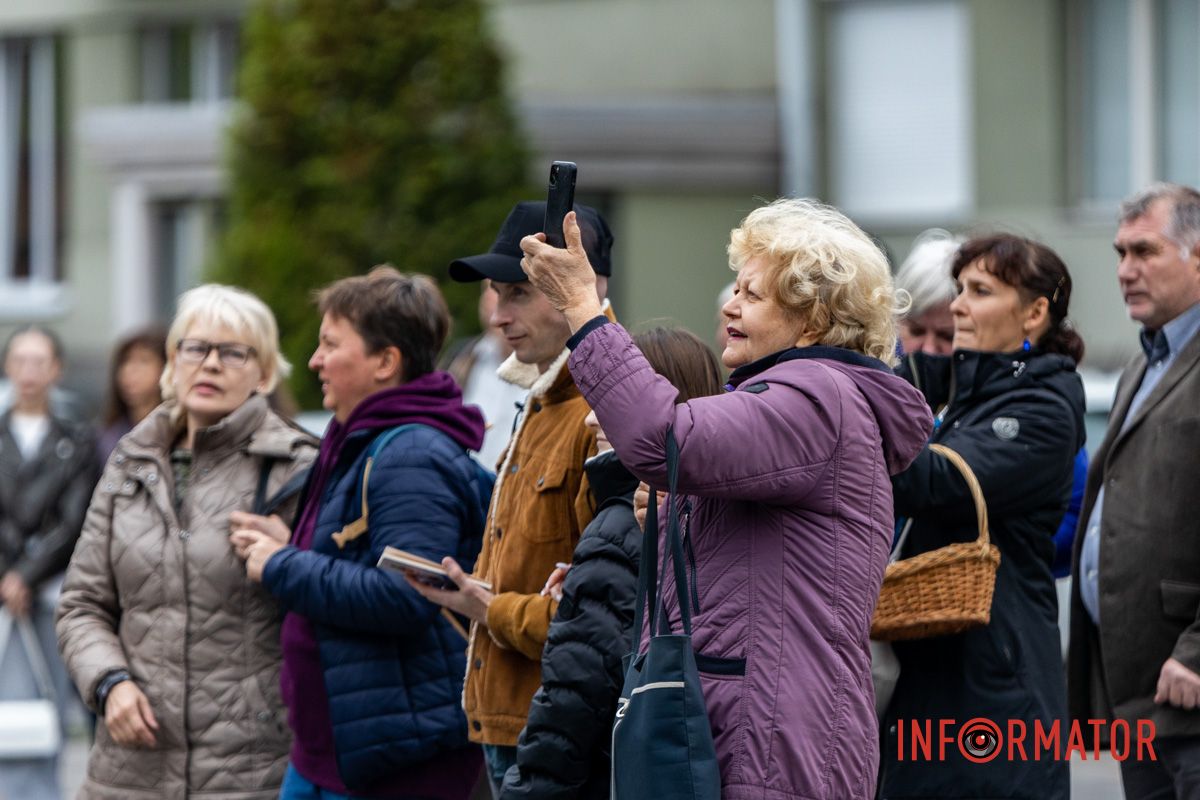Танцы и пение кришнаитов у парка: в Днепре проходит благотворительный фестиваль «Смак Добра» 12