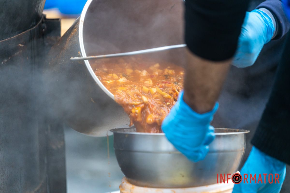 320 литров вегетарианского борша