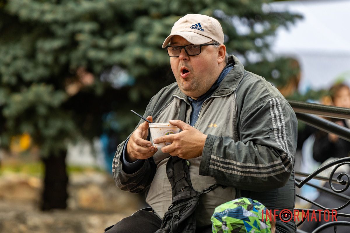 В Днепре в парке Шевченко установили рекорд Украины: наварили под открытым небом более 320 литров борща 12