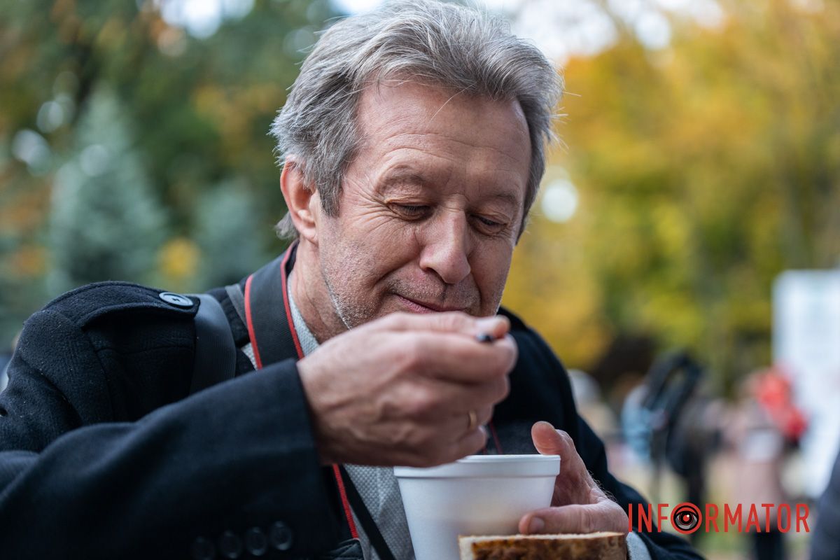 В Днепре в парке Шевченко установили рекорд Украины: наварили под открытым небом более 320 литров борща 13