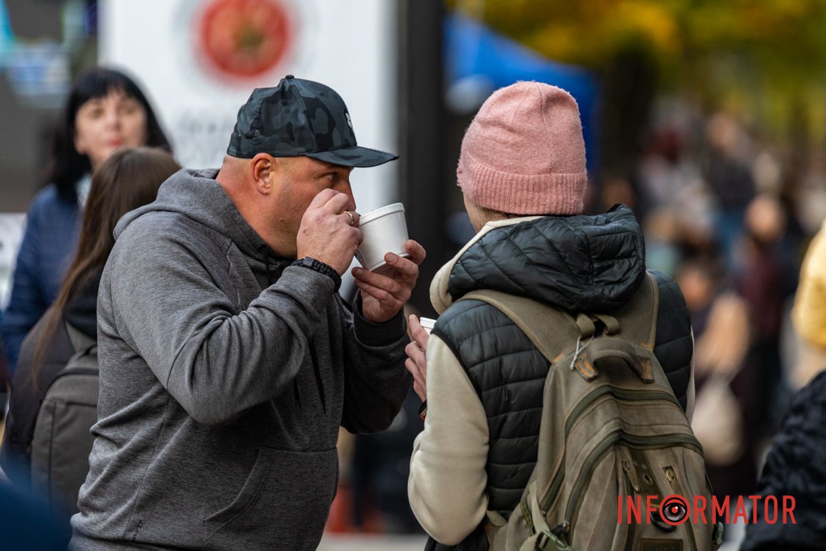 В Днепре в парке Шевченко установили рекорд Украины: наварили под открытым небом более 320 литров борща 17