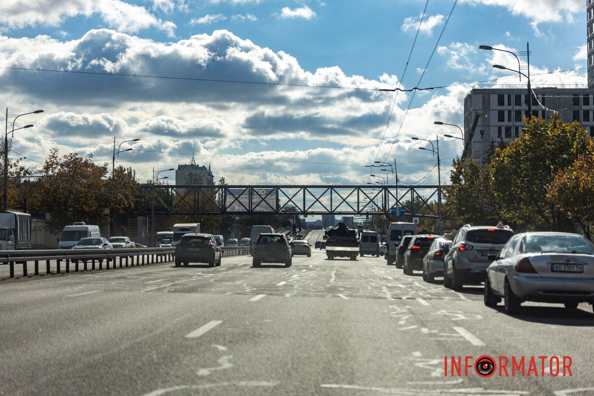 В Днепре завершили монтаж металлоконструкции надземного перехода на Слобожанском проспекте У ТЦ «Наша Правда» на Слобожанском проспекте в Днепре установили металлоконструкцию нового перехода: как это выглядит 1