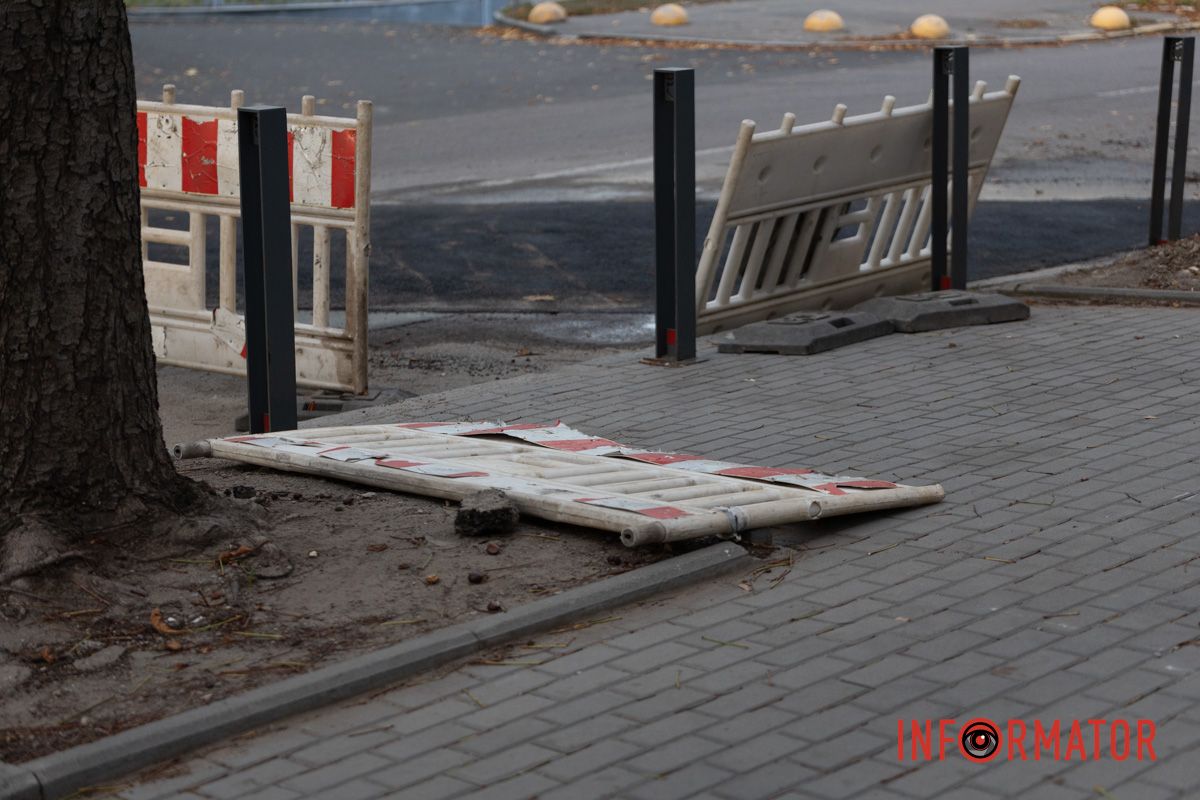 Ее причиной стала авария на канализационном коллекторе, которую в начале августа ликвидировали коммунальщики КП «Днепропроводоканал» Дождались: в Днепре залатали яму на улице Владимира Вернадского после августовской аварии на водопроводе 3