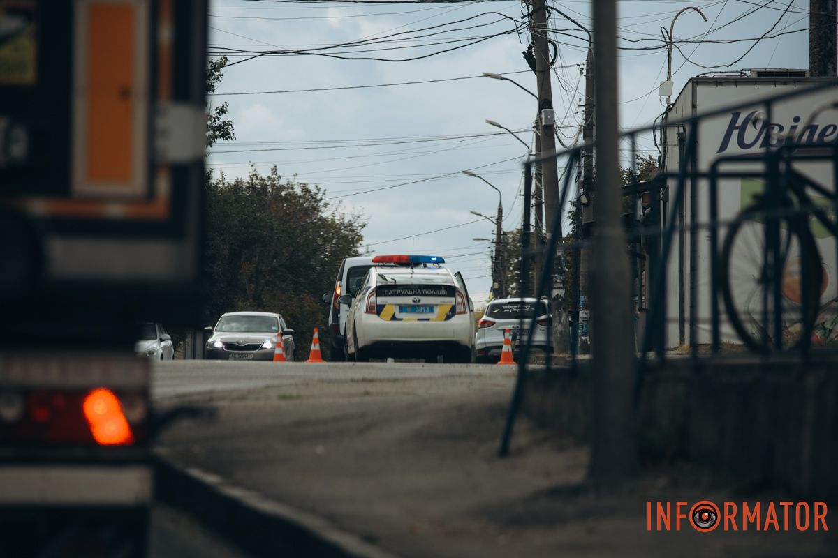 У Дніпрі на Передовій дитина потрапила під колеса Renault на пішохідному переході 5