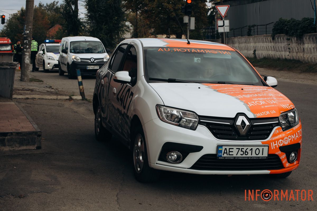 У Дніпрі на Передовій дитина потрапила під колеса Renault на пішохідному переході 7