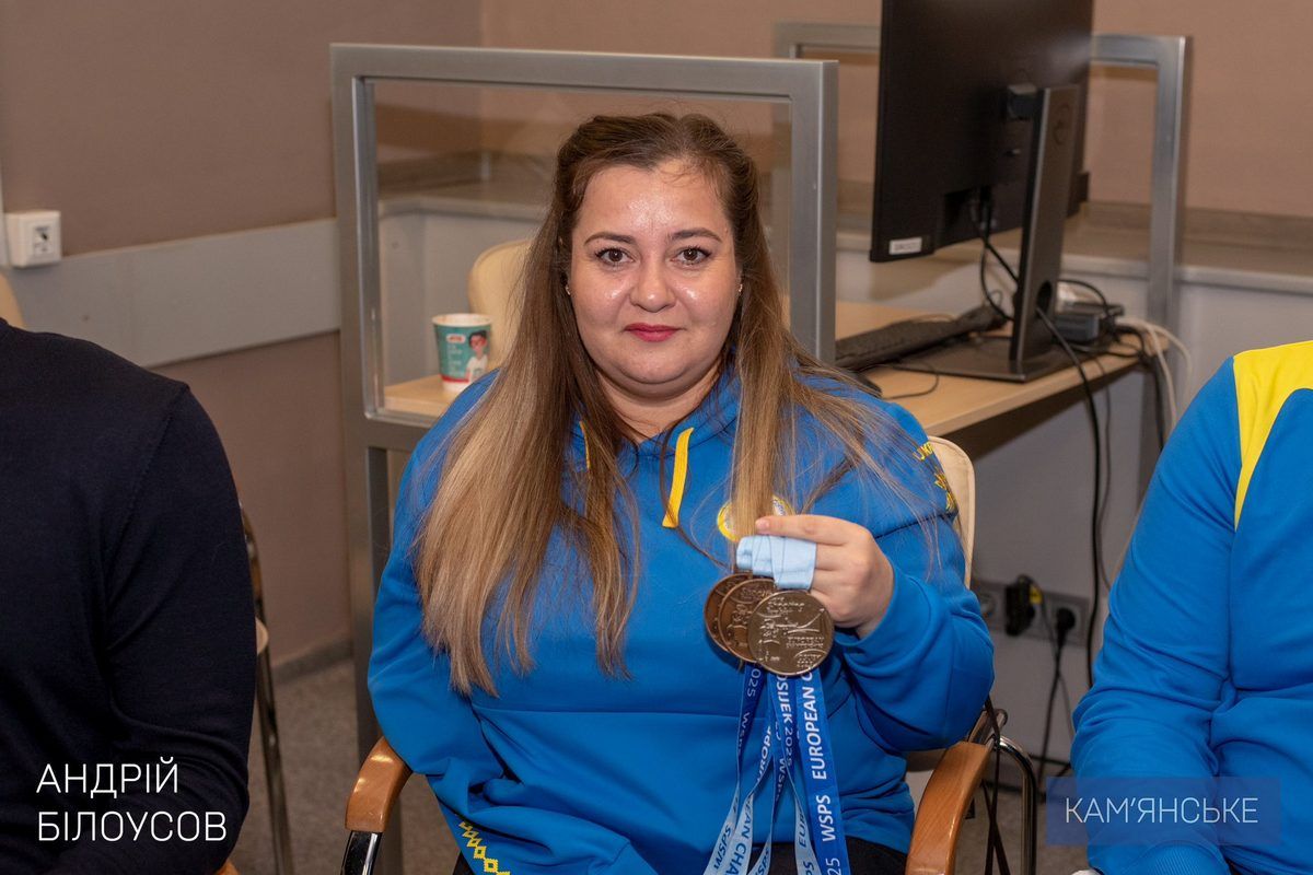 Мэр Каменского поздравил спортсменов из Днепропетровской области Мэр Каменского поздравил спортсменов из Днепропетровской области с блестящим выступлением на чемпионате Европы по пулевой стрельбе.