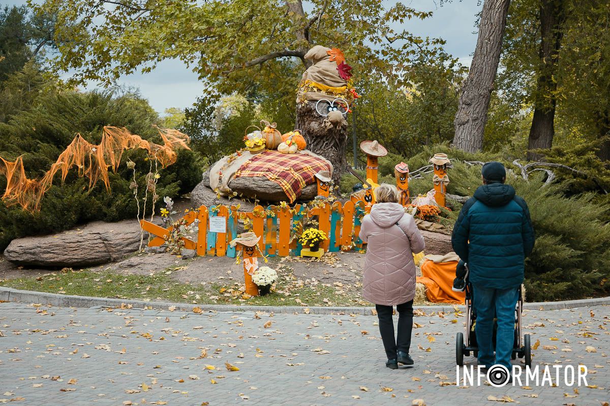 Дніпро в кольорах осені: де побачити найяскравіші хризантеми та загадкові фотозони 28