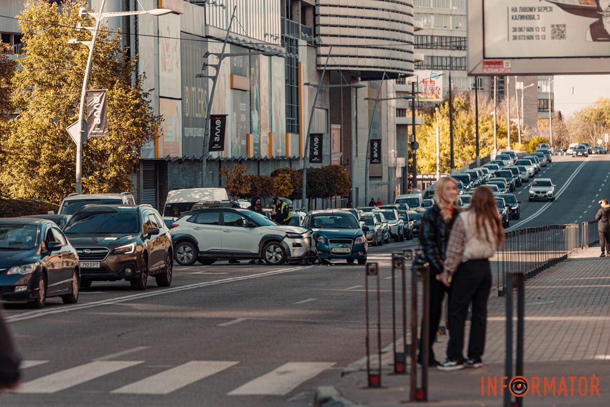 Там столкнулись ЗАЗ и Hyundai Там столкнулись ЗАЗ и Hyundai