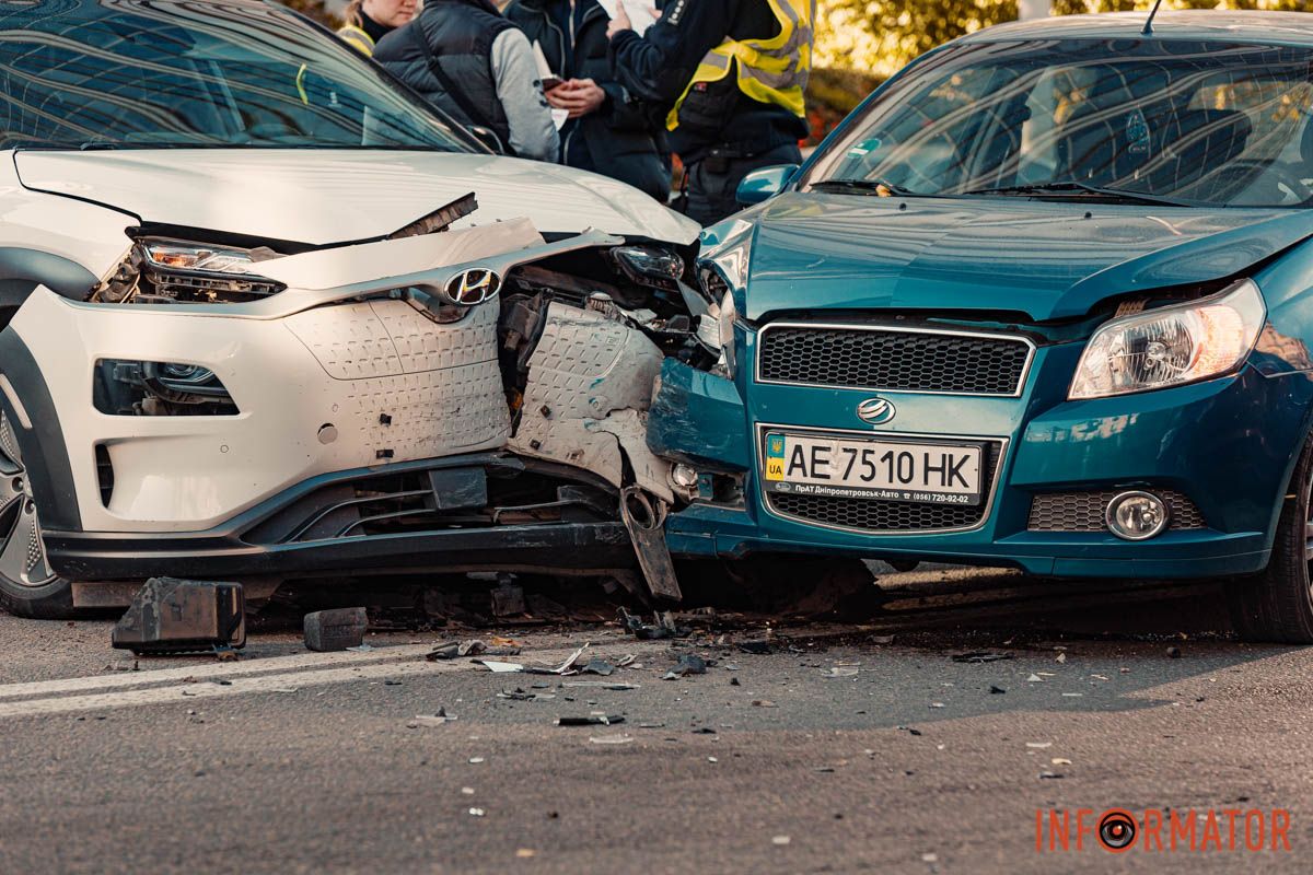 Сюда приехали полицейские Сюда приехали полицейские