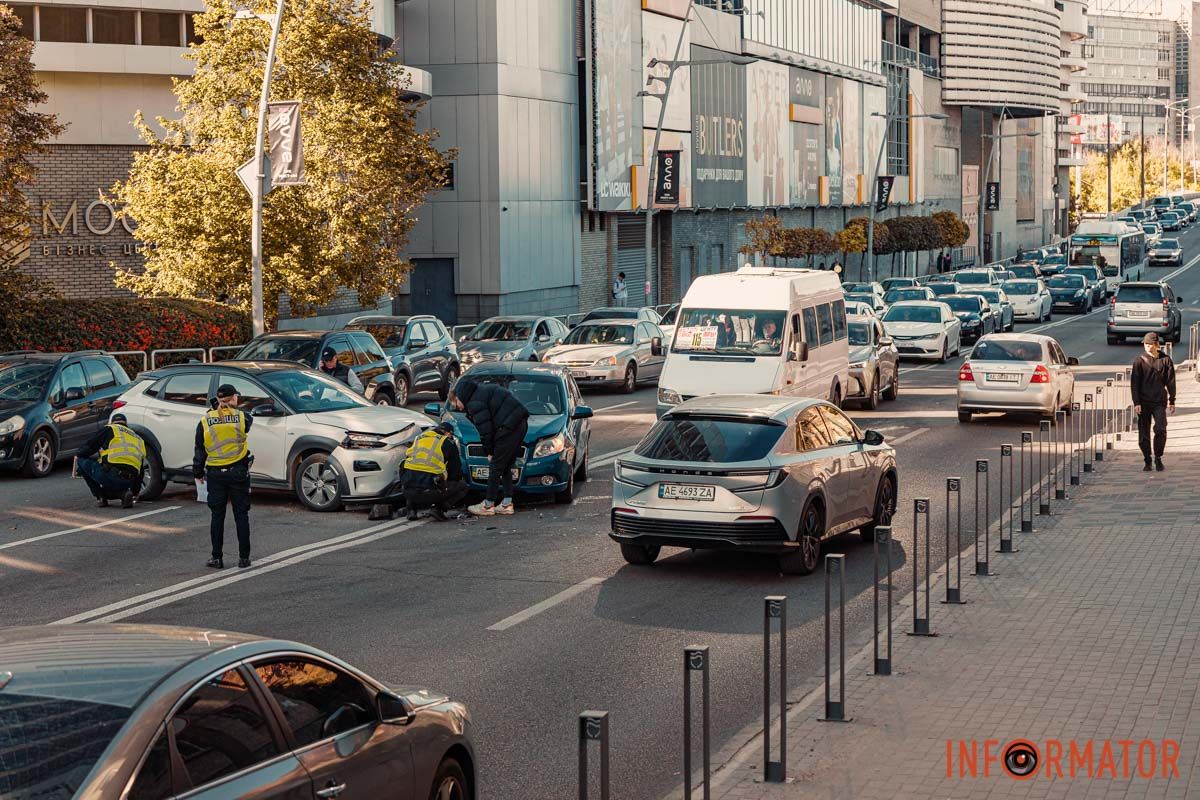 Место событий обследуют Место событий обследуют