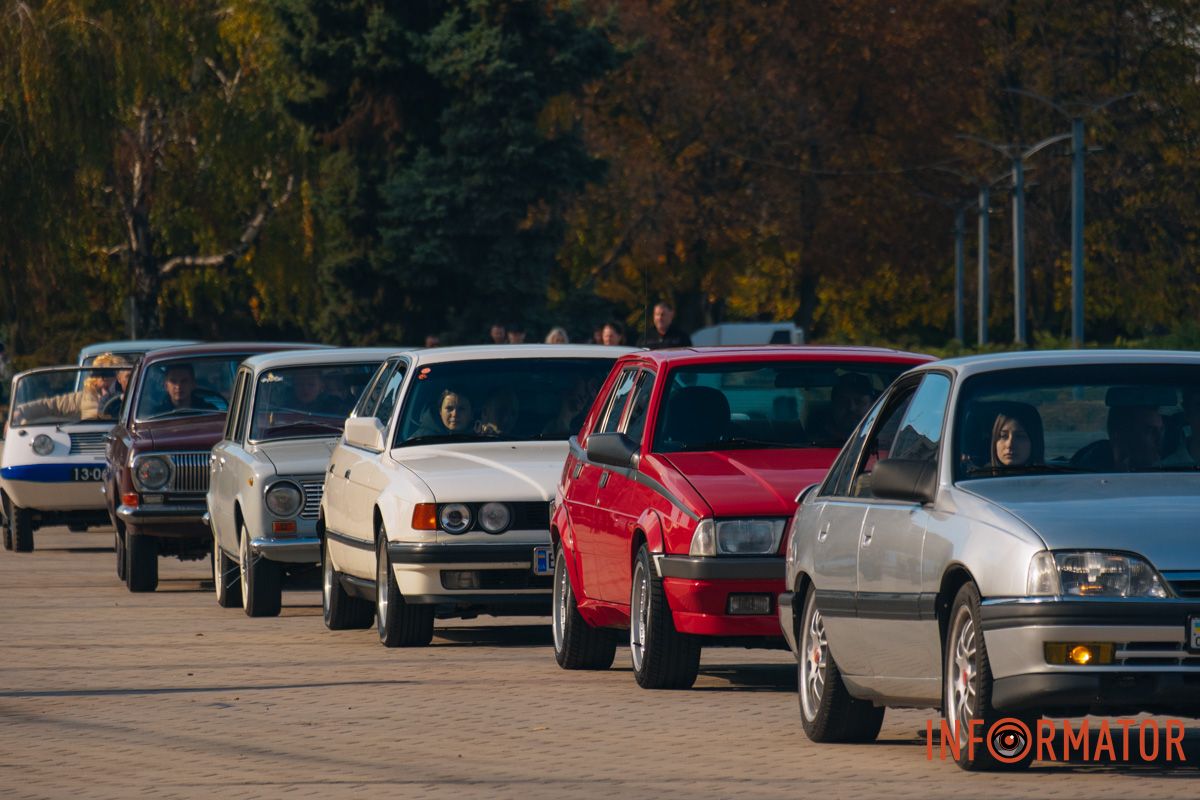 У Дніпрі відбувся ретро-пробіг «Осінь 2025»