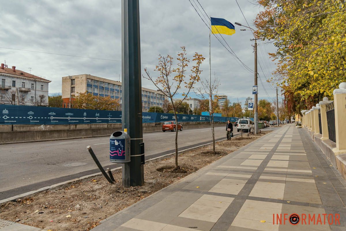 Реконструйована ділянка тротуару Реконструйована ділянка тротуару