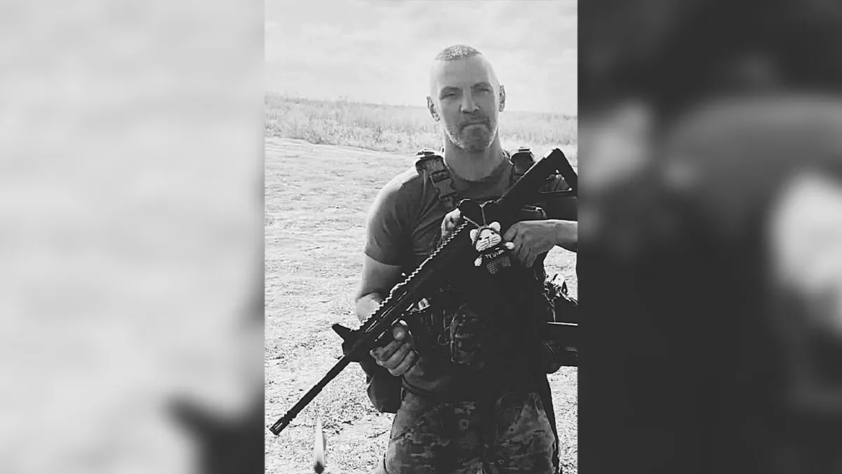 Болюча втрата: у Дніпропетровській області попрощаються з бійцем Іваном Гребішковим