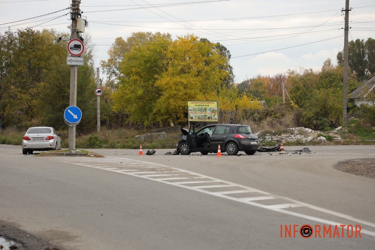 Столкнулись Renault Megane и Toyota Land Cruiser