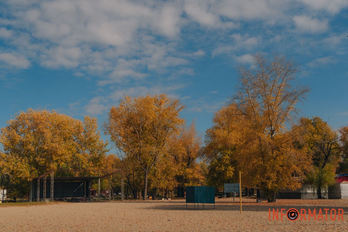 Днепр дышит в оттенках осени.