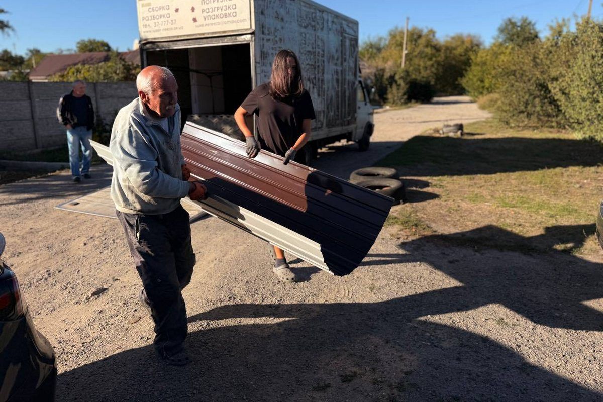 Пострадали дома в Самаровке В Самаровке в Днепре восстанавливают дома, пострадавшие от вражеских атак в сентябре 2