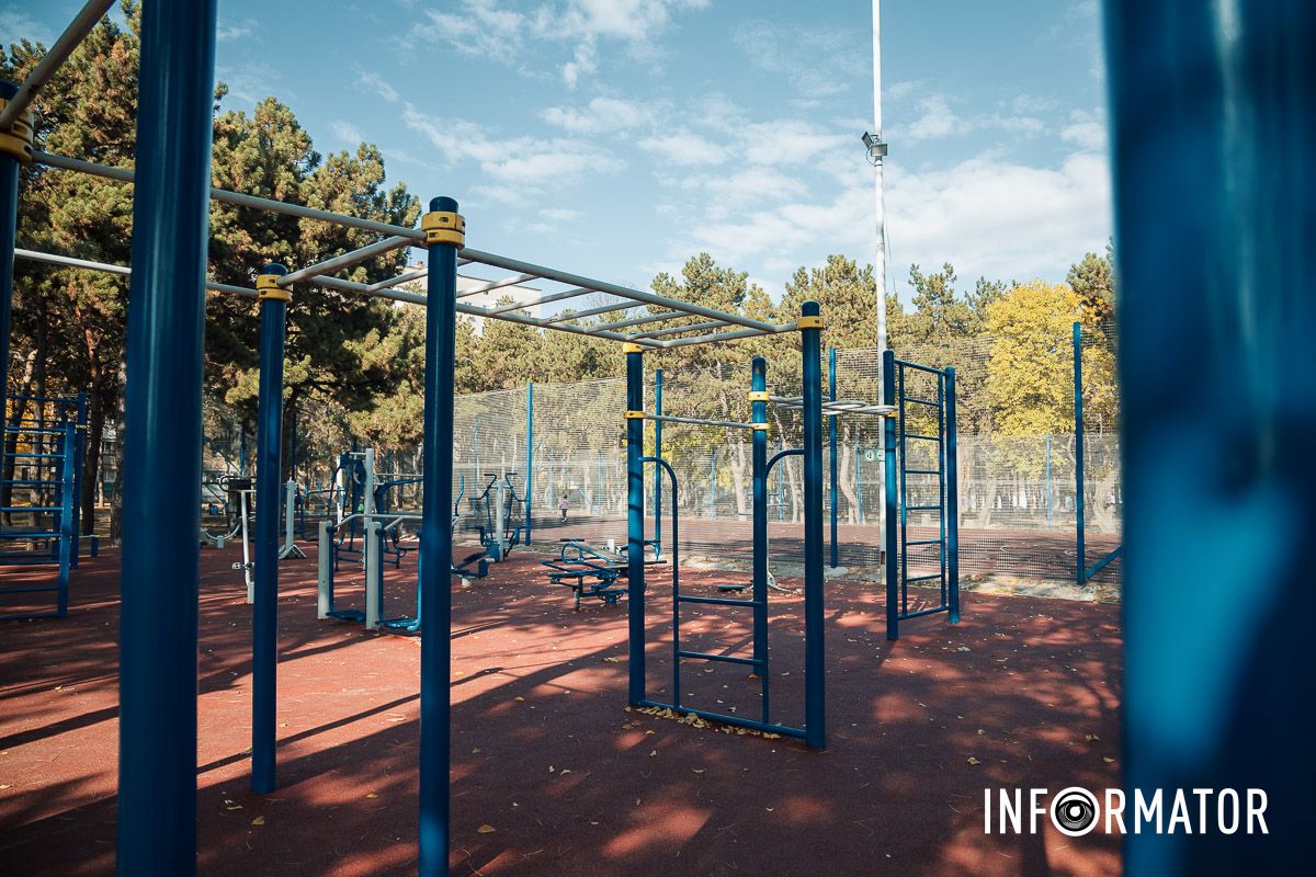 Роботи у парку Писаржевського тривають У парку Писаржевського у Дніпрі оновили спортивну зону: що змінилось 9