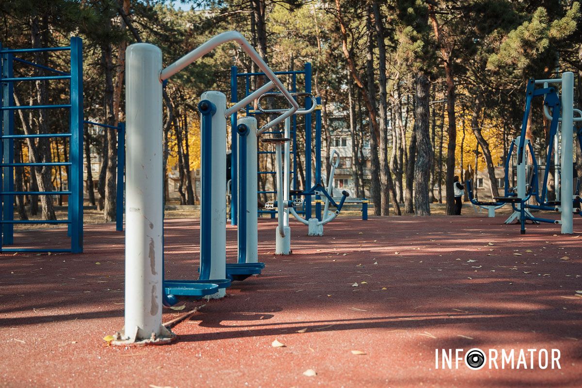 Нове покриття — безпечніше тренування У парку Писаржевського у Дніпрі оновили спортивну зону: що змінилось 11