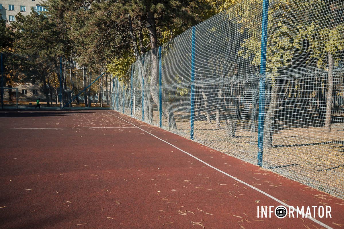 Зона для гри й тренувань дітей та дорослих У парку Писаржевського у Дніпрі оновили спортивну зону: що змінилось 19