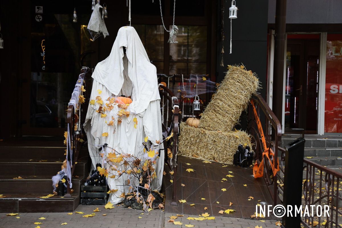 Призраки тоже любят позировать для фото