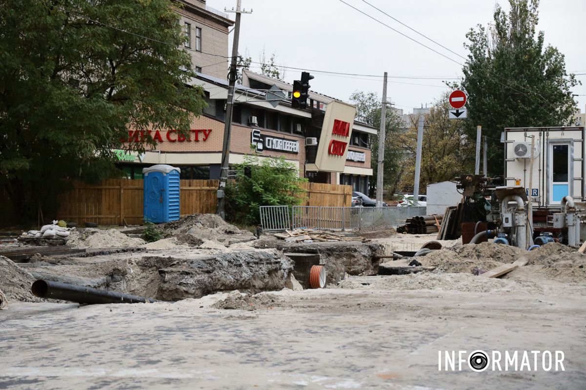Переможцем торгів тоді стала ТОВ "БК Ґраніт ЛТД" У центрі Дніпра за 28 мільйонів замінюють зливову каналізацію: як просуваються роботи 10