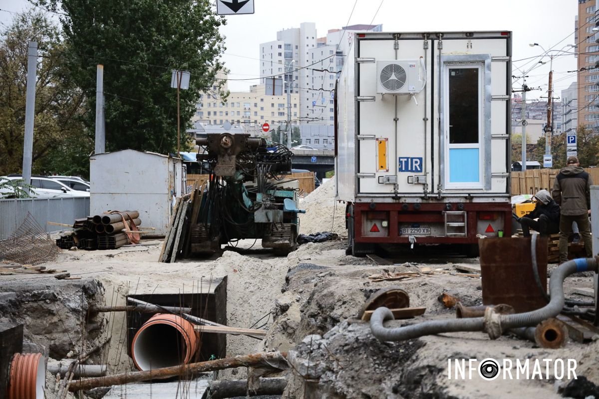 Підрядник має виконати роботи до кінця грудня 2025 року У центрі Дніпра за 28 мільйонів замінюють зливову каналізацію: як просуваються роботи 6