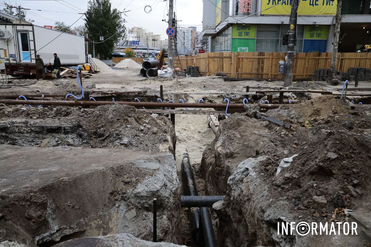 Уважно слідкуємо, що відбуватиметься далі У центрі Дніпра за 28 мільйонів замінюють зливову каналізацію: як просуваються роботи 12