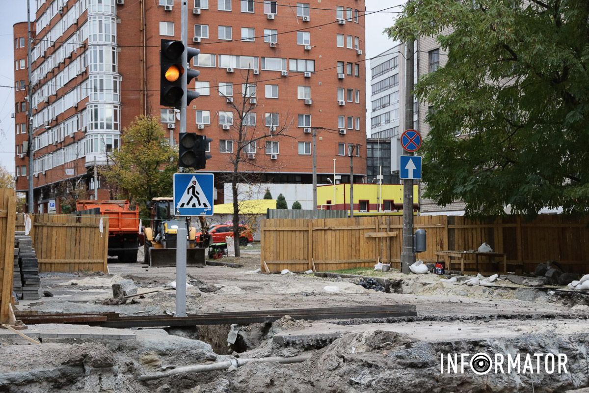 Перекритий центр міста У центрі Дніпра за 28 мільйонів замінюють зливову каналізацію: як просуваються роботи 8