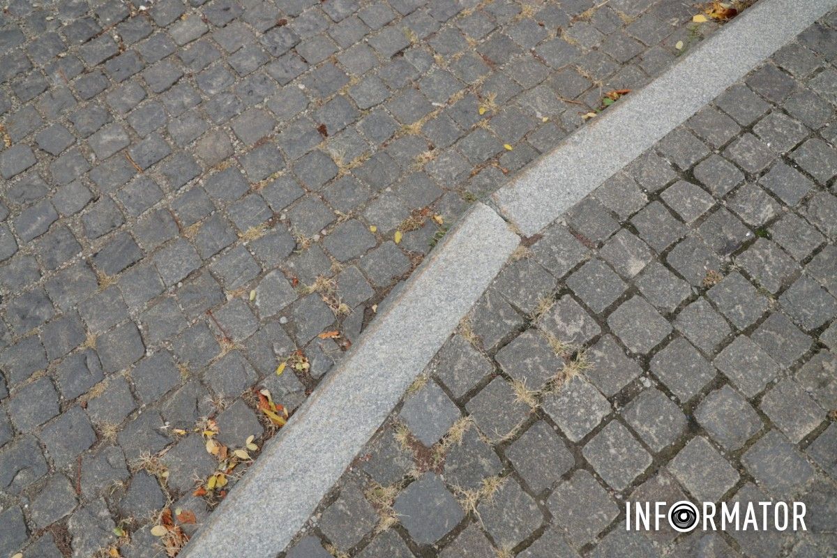 "Золота" доріжка до центру: у Дніпрі частину тротуару на Яворницького зроблять безбар'єрним за 10,2 мільйона 12