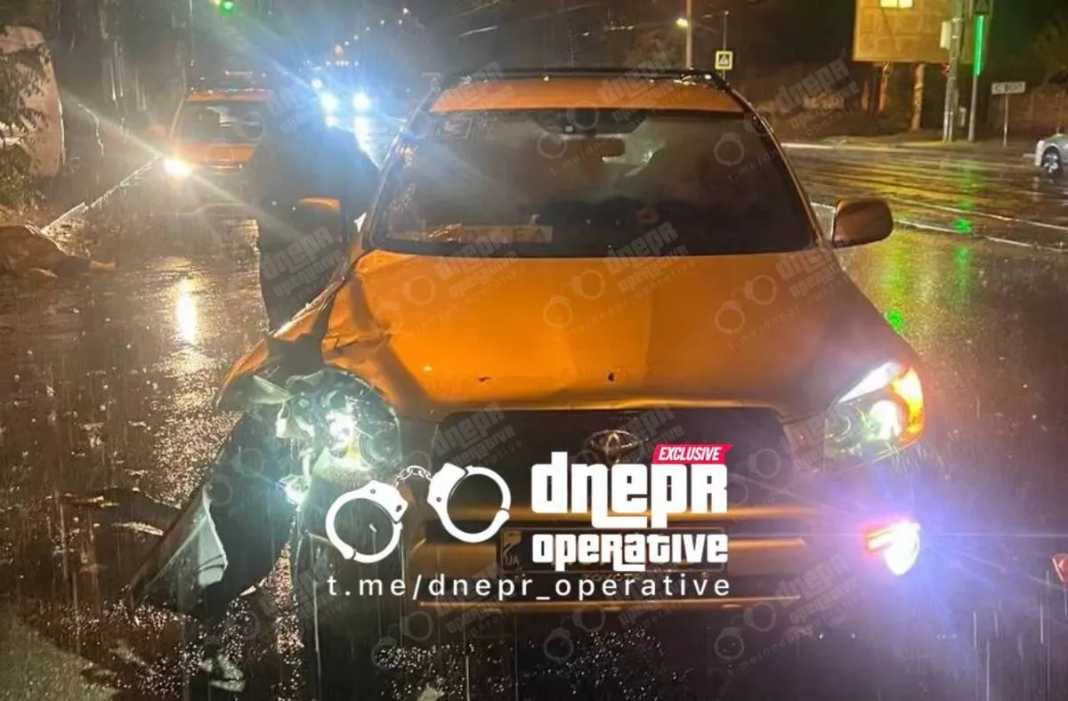 У неділю, 26 жовтня, на проспекті Богдана Хмельницького сталась аварія У неділю, 26 жовтня, на проспекті Богдана Хмельницького сталась аварія
