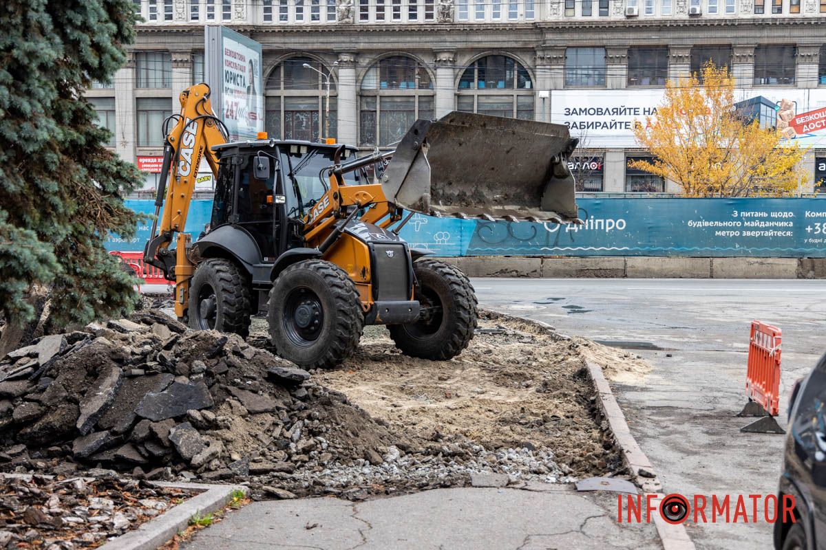 Планують замінити покриття тротуару, понизити бордюри та встановити тактильну плитку для людей з порушеннями зору У центрі Дніпра ремонтують ще одну ділянку безбар’єрного маршруту: де саме розпочали роботи 5